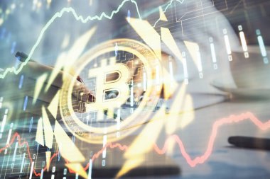 Kripto para hologramı kadının ellerinin üzerinde arka plan yazıyor. Blockchain kavramı. Çift pozlama