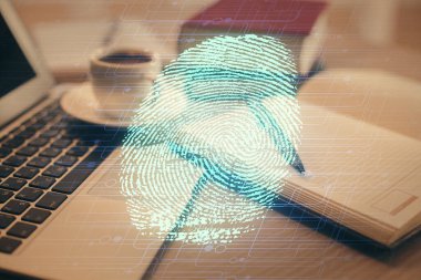 Masaüstünde kahve ve masa arkasında eşyalar olan parmak izi çizimlerine çift pozlama. Güvenlik kavramı.