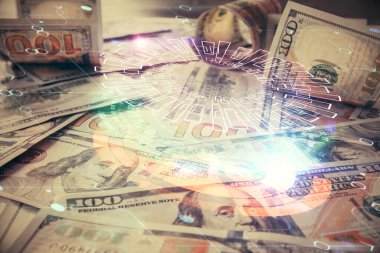 İki kez veri temasına maruz kalınca dolar banknotları arka planda kalıyor. Teknoloji konsepti.