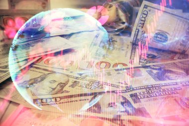 İşletme temasının çoklu pozu bize dolar banknotları üzerinden geçiyor. Finansal başarı kavramı.