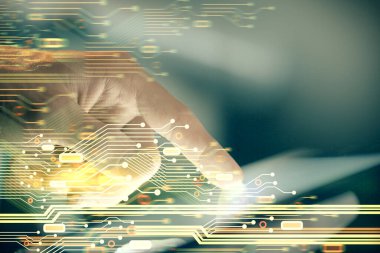 Dijital bir cihaz ve veri temalı çizim kullanan bir adamın el ele tutuşması. Yenilik kavramı.