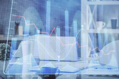 Borsa grafik çizimi ve ofis içi arka planının iki katına çıkarılması. Mali analiz kavramı.