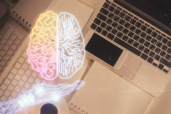 在上视图工作台背景上用计算机对人脑绘图全息图进行双重曝光 大数据的概念 — 图库照片