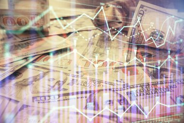 Forx grafiğinin çok sayıda görüntüsü bize dolar banknotları arka planında görünüyor. Finansal başarı piyasası kavramı.
