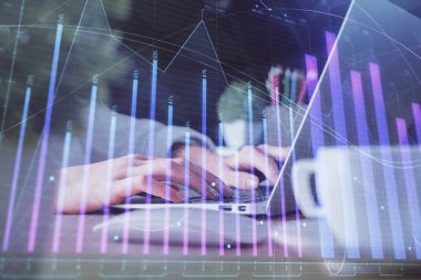 Bilgisayarda ve ön x grafik hologram çiziminde kadın eli yazarken çift pozlama. Borsa yatırım kavramı.