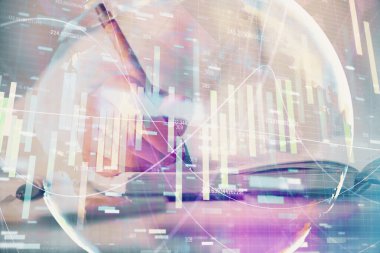 Eller üzerinde uluslararası iş hologram notları arka plan alarak. Başarı kavramı. Çoklu pozlama