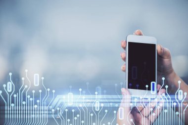 Teknolojiye çifte maruz kalma, hologram ve cep telefonu kullanan bir kadın..