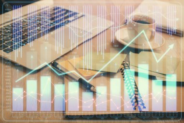 Önx grafik çizimi ve masaüstü ile kahve ve masa arkasındaki öğelerin çoklu pozlandırılması. Finansal piyasa ticareti kavramı