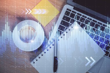 Bilgisayarla ön plan arkaplanını çizerken çift pozlama. Finansal araştırma ve analiz kavramı. Üst görünüm.