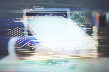 Masaüstü bilgisayarı ve teknoloji temalı holograma çift pozlama. Yazılım geliştirme kavramı.