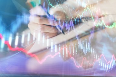 Finansal Forex grafik eller notları arka plan alarak görüntülenir. Araştırma kavramı. Çift Pozlama