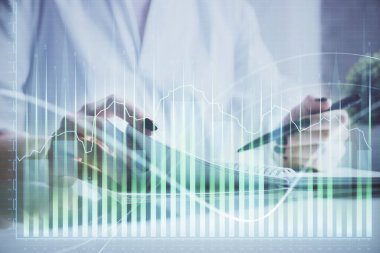 Finansal grafik el notları arka plan alarak üzerinde çizilmiş. Araştırma kavramı. Çoklu pozlama