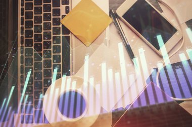 Bilgisayarla arka plan üzerine iki kat mali şema çizimi. Araştırma ve analiz kavramı. Üst görünüm.