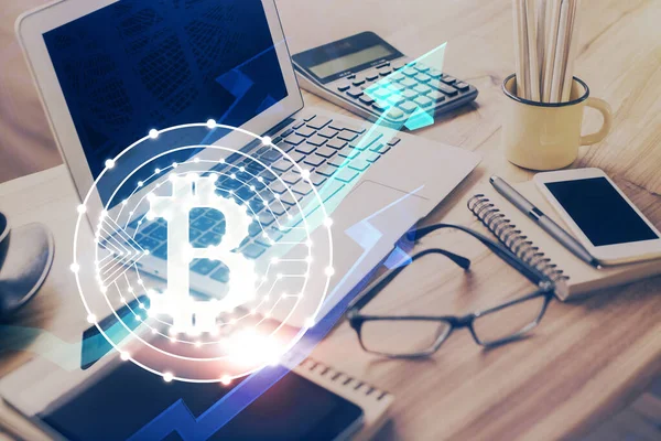 Dubbele Blootstelling Van Blockchain Crypto Economy Thema Hologram Tafel Met — Stockfoto