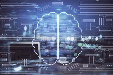 Bilgisayar ve beyin çizimi hologramıyla çalışma masasına çift pozlama. Beyin fırtınası konsepti.