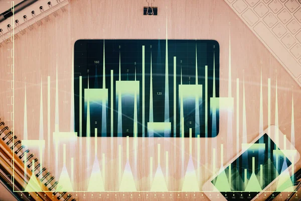 Forex Graph 홀로그램의 노출은 데스크 탑에서 전화로 위에서 모바일 로열티 프리 스톡 사진