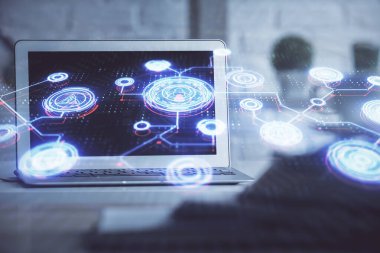 Sosyal ağ hologramıyla birlikte bilgisayar masaüstünde. Çoklu maruz kalma. Uluslararası insan ilişkileri kavramı.