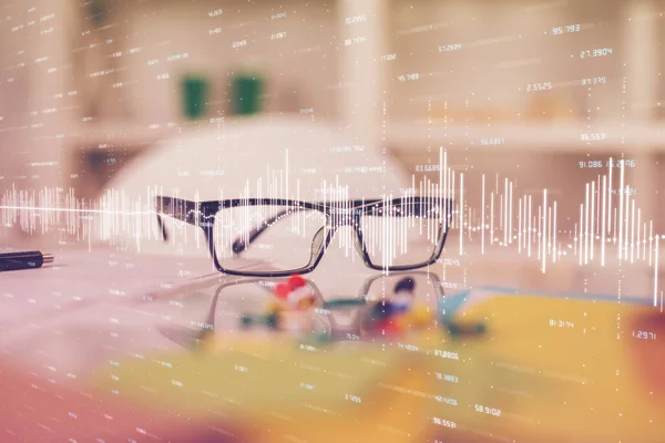 Holograma Gráfico Financiero Con Gafas Sobre Fondo Mesa Concepto Negocio — Foto de Stock