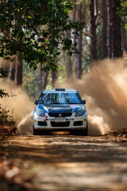 CHIANGMAI, THAILAND - 24 APR 2016: Chiang Mai, Tayland 'da arabasının pilotu bilinmiyor.