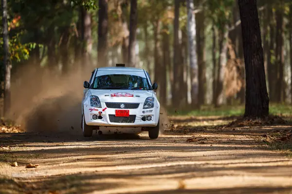 CHIANGMAI, THAILAND - 24 APR 2016: Chiang Mai, Tayland 'da arabasının pilotu bilinmiyor.