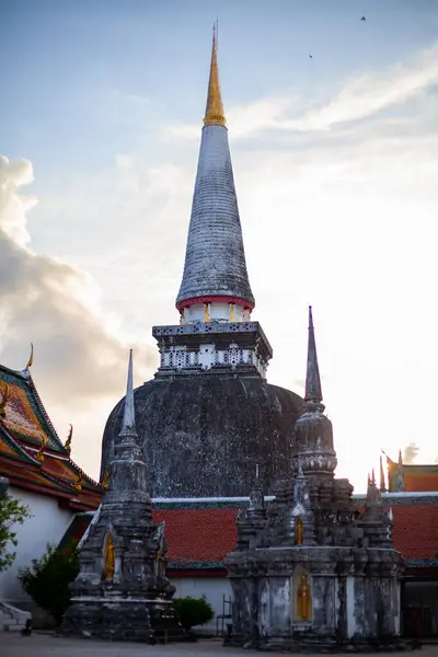 Wat Phra Mahathat Woramahawihan, Nakhon Si Thammarat bölgesinin ana tapınağı, Güney Tayland.