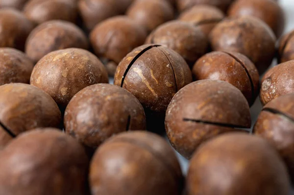 Fondo Claro Nueces Macadamia Primer Plano Una Superficie Ligera Nuez —  Fotos de Stock