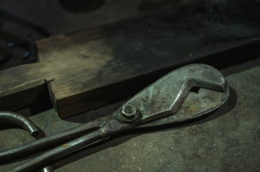 Cam, makas, kıskaç işleme araçları