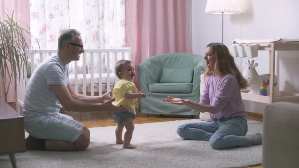 Baby Learning Walk Taking First Steps Home Little Feet Walking — Stock Video