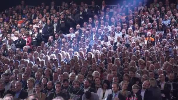 Гельсінкі Фінляндія Жовтня 2017 Величезний Публіка Слухає Динаміком Північні Бізнес — стокове відео