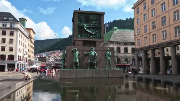 Bergen Norway Jun 2023 Sailors Monument Torgallmenningen Main Square Centre — Vídeo de Stock
