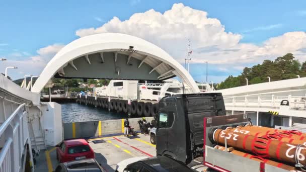 Sandvik Halhjem Noruega Junho 2023 2016 Barco Ferry Que Carrega — Vídeo de Stock