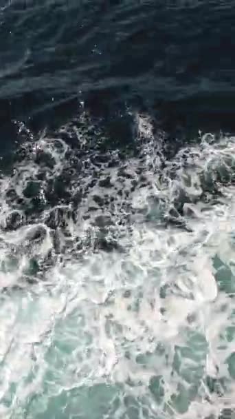Estela Ferry Olas Espuma Agua Azul Ondulaciones Océano — Vídeo de stock