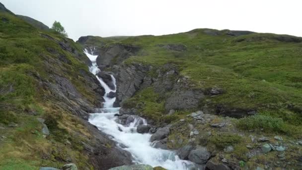 Malowniczy Wodospad Zachodniej Norwegii — Wideo stockowe