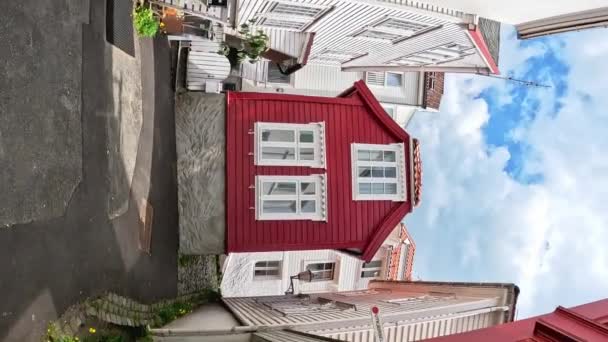 Bryggen Bergen Norvégia 2023 Június Hangulatos Szűk Utcák Bergenben — Stock videók