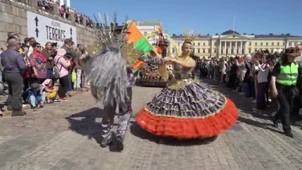 Helsinki Φινλανδία Ιουνιου 2023 Παραδοσιακό Καλοκαίρι Ελσίνκι Samba Carnaval Πολλοί — Αρχείο Βίντεο