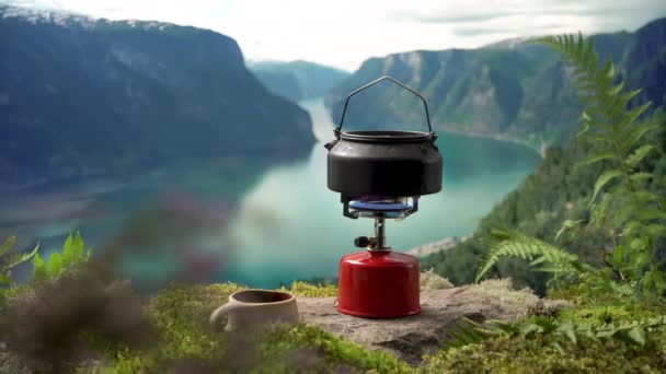Cozinhar Fazer Café Chá Queimador Gás Acampamento Portátil Com Cilindro — Vídeo de Stock