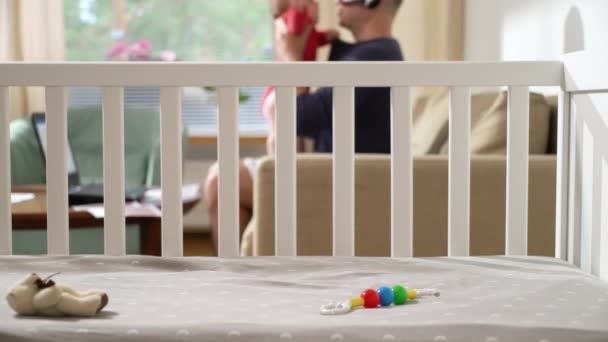 Padre Mediana Edad Con Bebé Trabajando Desde Casa Padre Soltero — Vídeo de stock