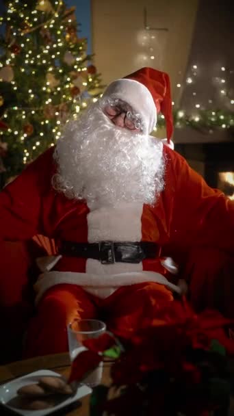 Webcam Ver Santa Claus Deseando Feliz Navidad Feliz Año Nuevo — Vídeo de stock