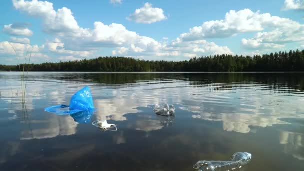Plastikmüll Der Natur Plastikmüll Verschmutzt Waldsee Krisenkonzept Zur Plastikverschmutzung — Stockvideo