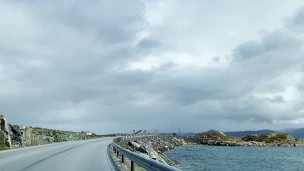 Водіння Автомобіля Дорозі Норвегії Атлантична Океанська Дорога Або Атлантична Дорога Ліцензійні Стокові Відео