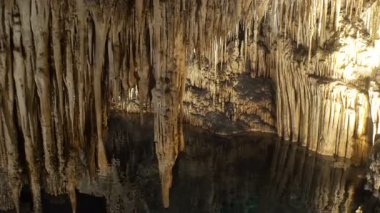 Damlataş dikit Mağarası Mallorca, İspanya