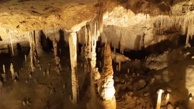 Damlataş dikit Mağarası Mallorca, İspanya