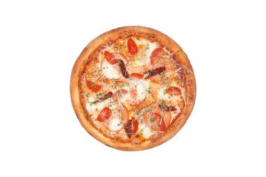 Domates soslu pizza, mozzarella peyniri, taze domates, güneşte kurutulmuş domates ve beyaz arka planda izole edilmiş taze mikroyeşil lahanalar. Üst Manzara. Boşluğu kopyala