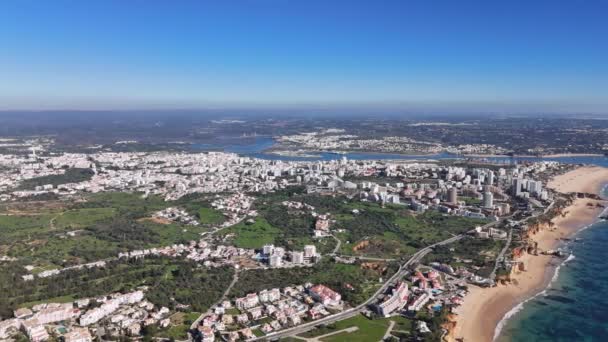 Portekiz Güneyindeki Tatil Köyü Portimao Nun Panoramik Manzarası — Stok video