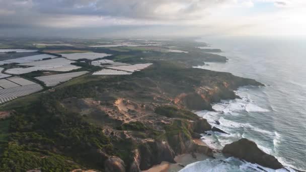 アレンテージョ リットルの空中パノラマビュー ポルトガル西部のビエンティン海岸自然公園 — ストック動画