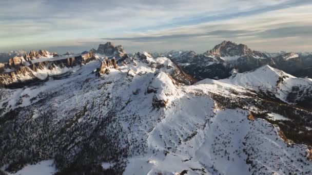 Vast Winter Landscape Dolomite Mountains Sunset Flight Cinque Torri Monte — Stock Video