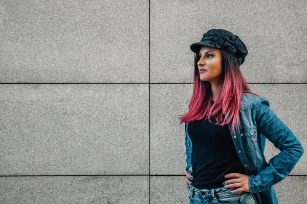 Colored Hair Urban Girl Cap Looking Copy Space — Stock Photo, Image