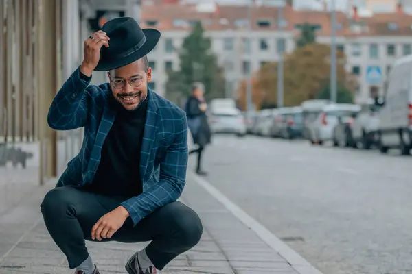 Hombre Latino Mediana Edad Calle Con Sombrero Imagen De Stock