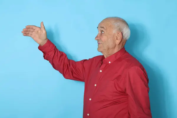 Älterer Mann Isoliert Hintergrund lizenzfreie Stockbilder