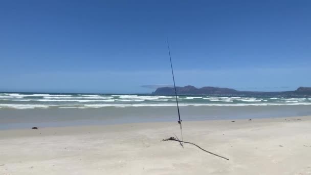 Рыбалка Пляже Muizenberg Кейптаун Юар — стоковое видео